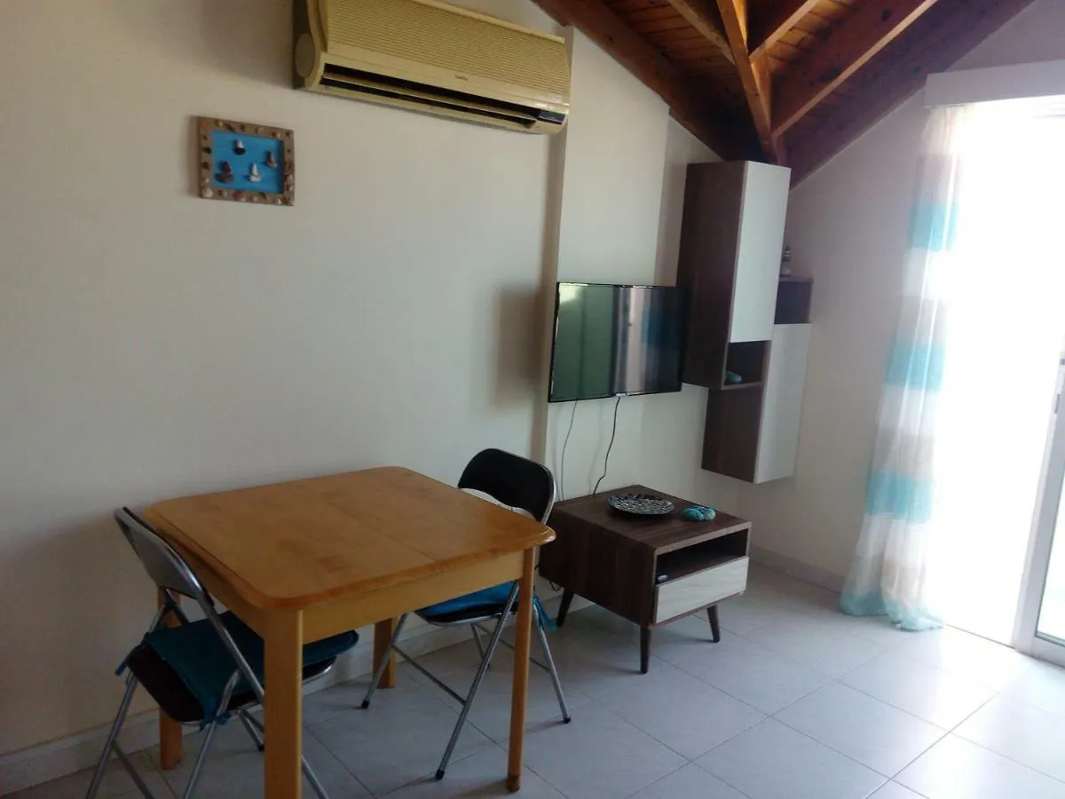 Lighthouse Apartment Larnaca